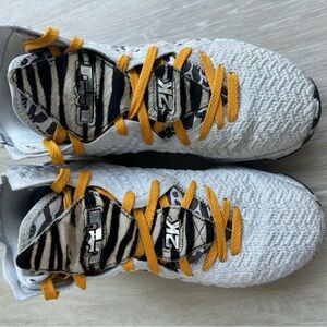 NBA 2K20 x LeBron 17 'Bron 2K Playoffs' Gamer Exclusive